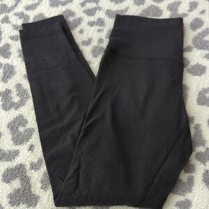 ~LULULEMON~ BLACK EMBOSSED ALIGN 28" INSEAM LEGGINGS-SIZE 6